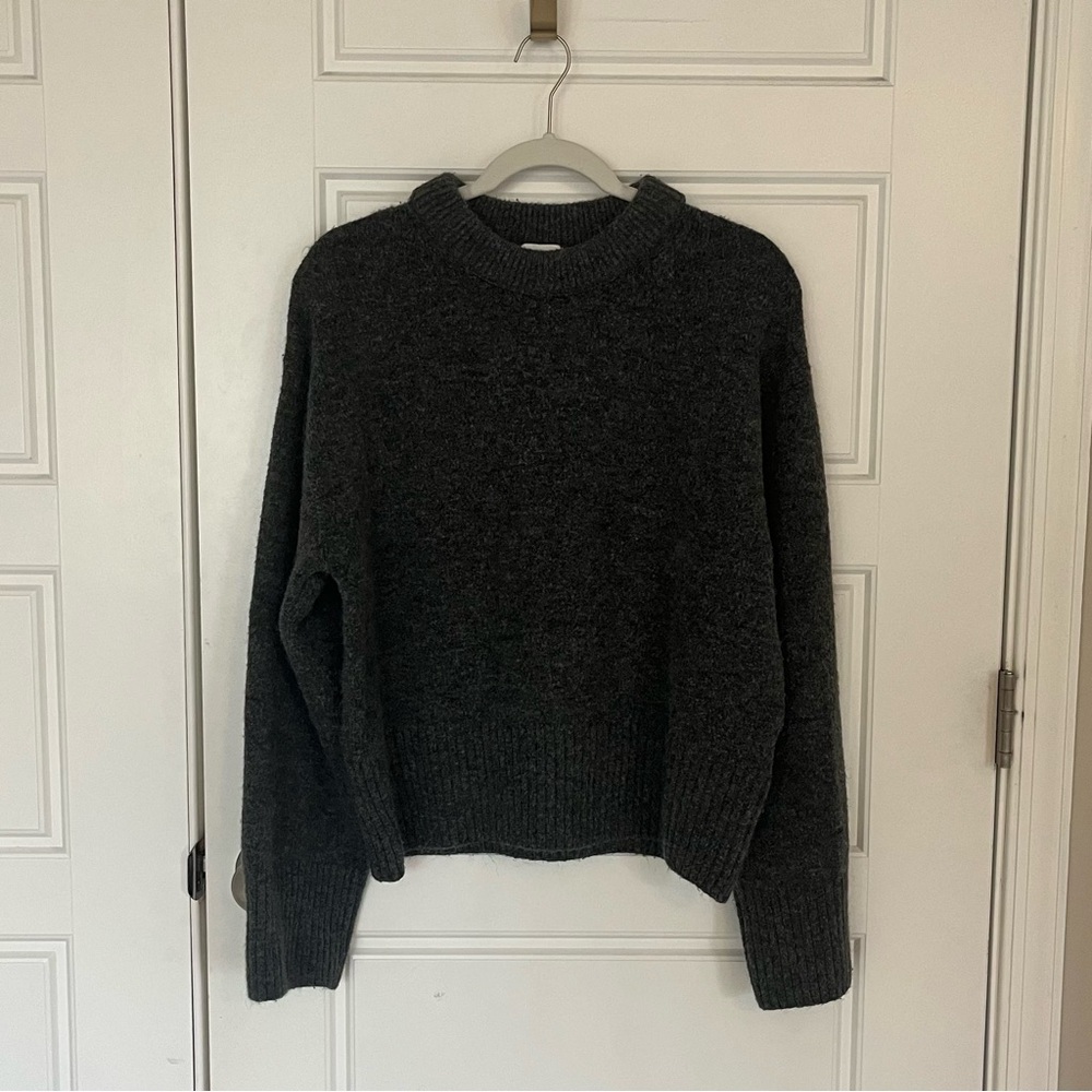 SALE H&M Gray Sweater | M